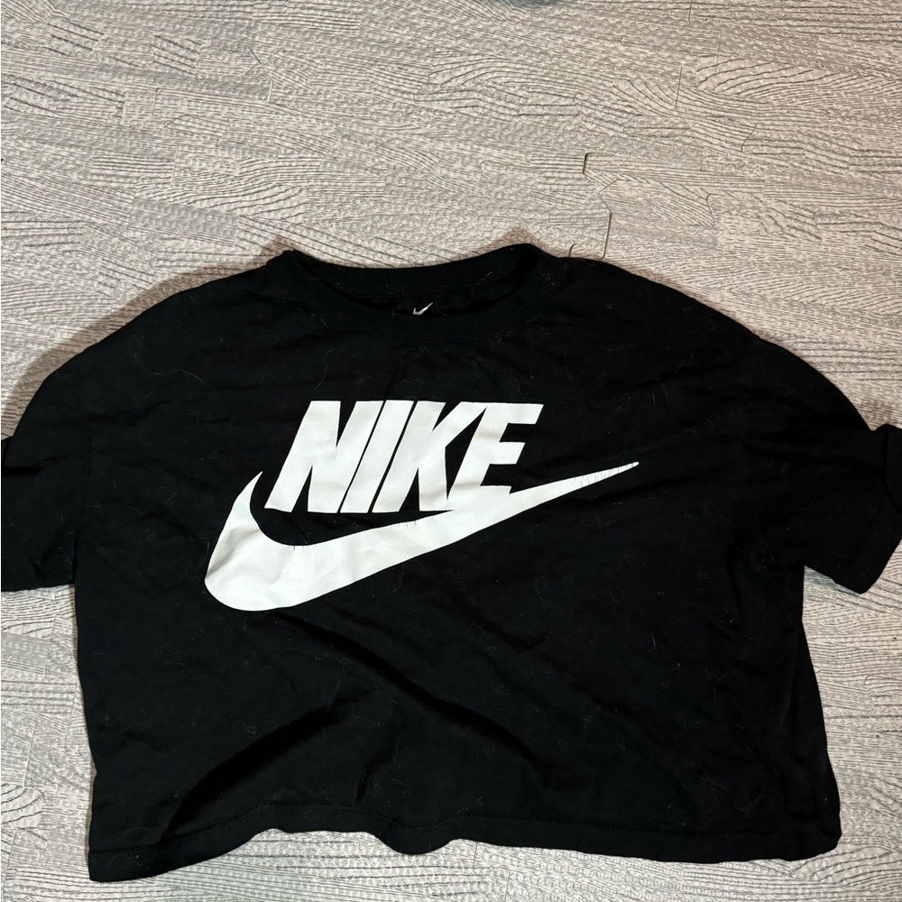 Nike sports crop tee